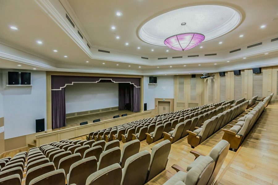 Киноконцертный зал в санатории Заря в городе Кисловодске - фотография