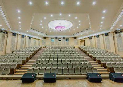 Киноконцертный зал в санатории Заря в городе Кисловодске - фотография