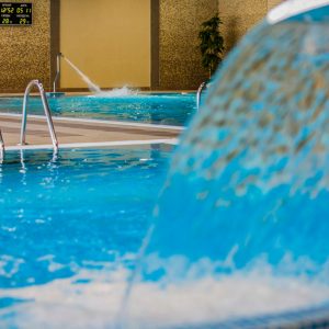 Бассейн в санатории Заря в городе Кисловодске - фотография