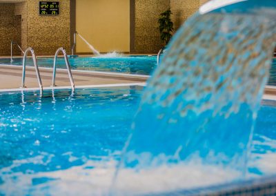 Бассейн в санатории Заря в городе Кисловодске - фотография