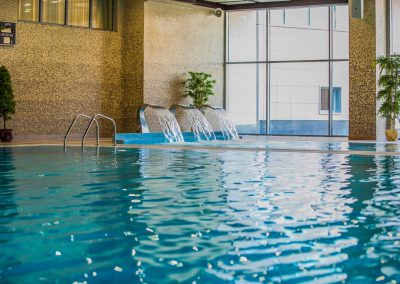 Бассейн в санатории Заря в городе Кисловодске - фотография