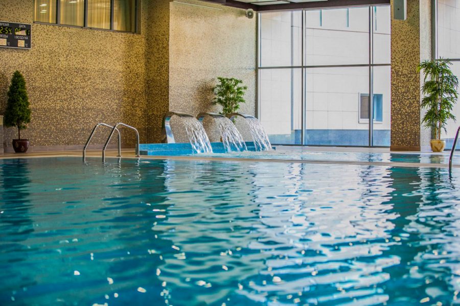 Бассейн в санатории Заря в городе Кисловодске - фотография