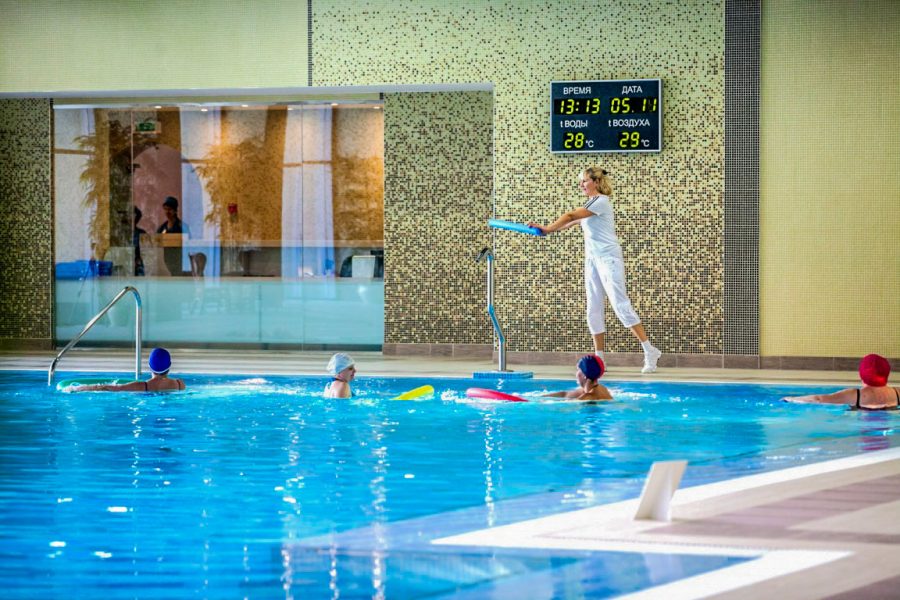 Бассейн в санатории Заря в городе Кисловодске - фотография