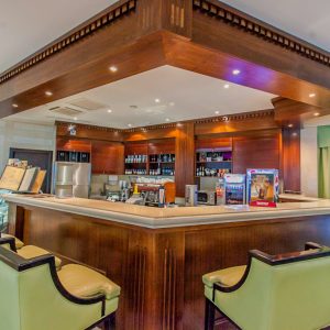 Лобби бар в санатории Заря в городе Кисловодске - фотография