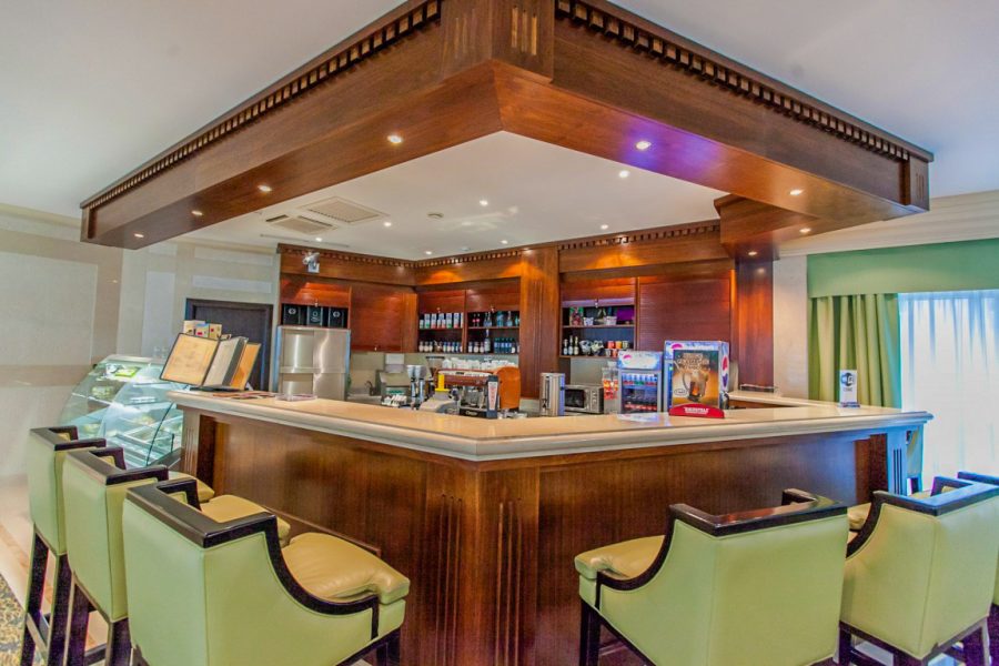 Лобби бар в санатории Заря в городе Кисловодске - фотография