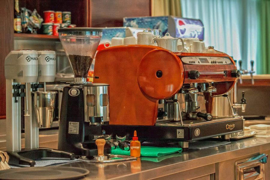 Лобби бар в санатории Заря в городе Кисловодске - фотография