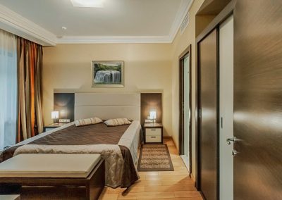 Двухкомнатный люкс в санатории Заря в городе Кисловодске - фотография