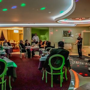 Шоу мыльных пузырей в санатории Заря в городе Кисловодске - фотография