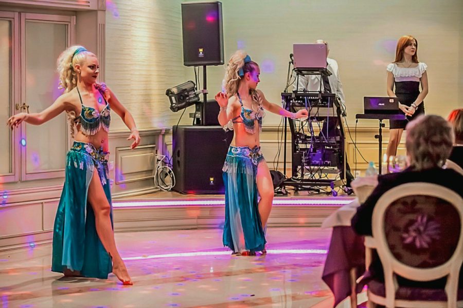 Танцевальное шоу в санатории Заря в городе Кисловодске - фотография