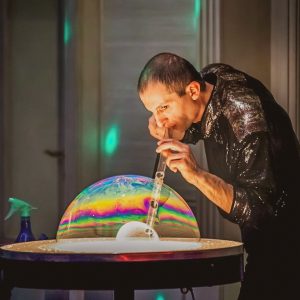 Шоу мыльных пузырей в санатории Заря в городе Кисловодске - фотография