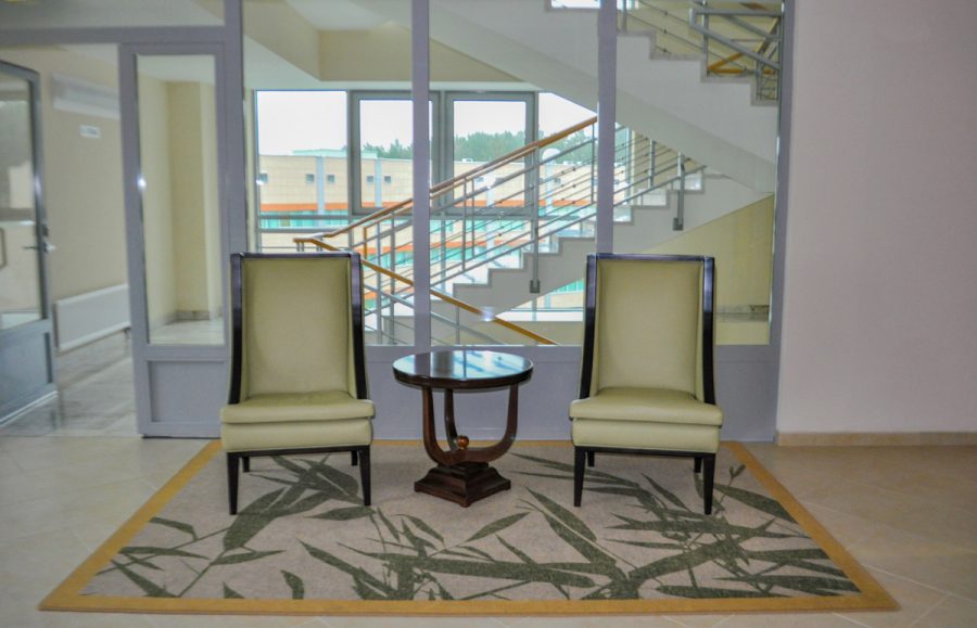 Холл в санатории Заря в городе Кисловодске - фотография