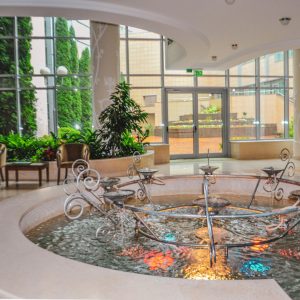 Фонтан в санатории Заря в городе Кисловодске - фотография