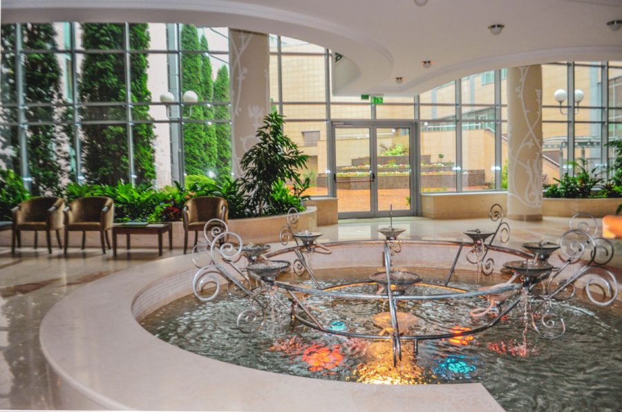 Фонтан в санатории Заря в городе Кисловодске - фотография