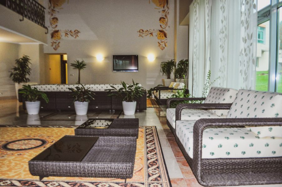 Холл в санатории Заря в городе Кисловодске - фотография