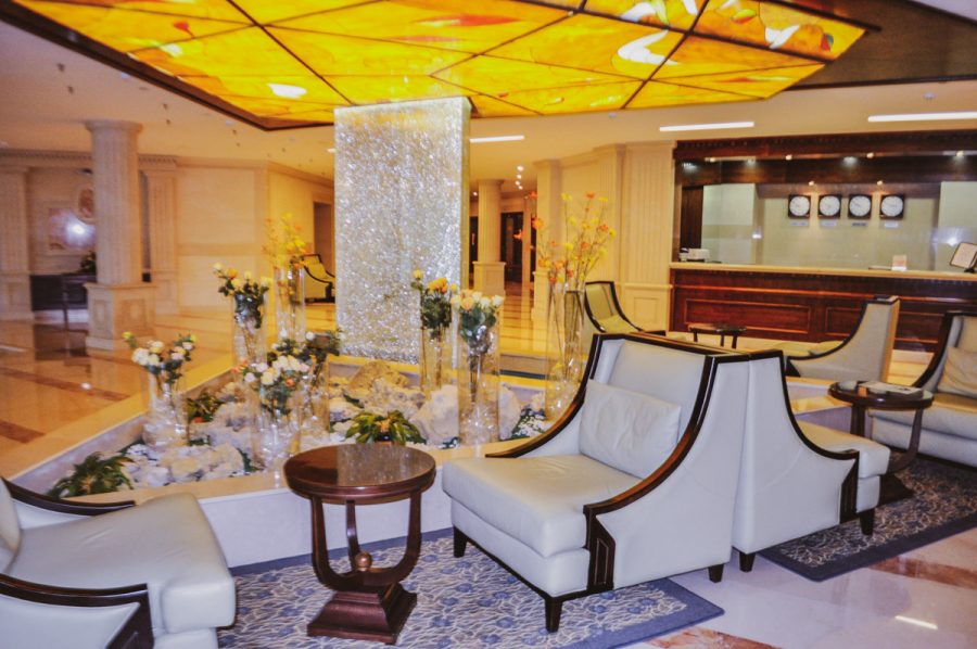 Центральный холл в санатории Заря в городе Кисловодске - фотография