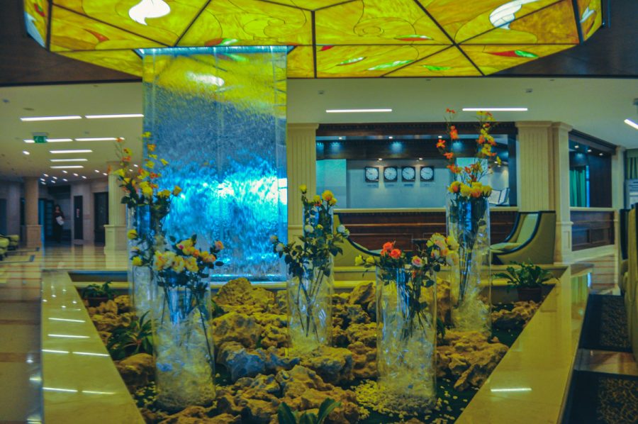 Центральный холл в санатории Заря в городе Кисловодске - фотография