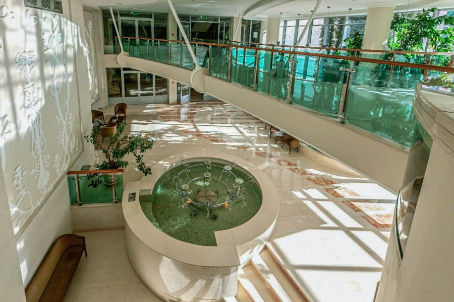 Фонтан в санатории Заря в городе Кисловодске - фотография