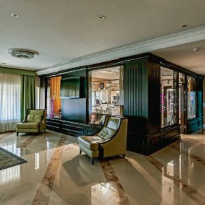 Холл в санатории Заря в городе Кисловодске - фотография