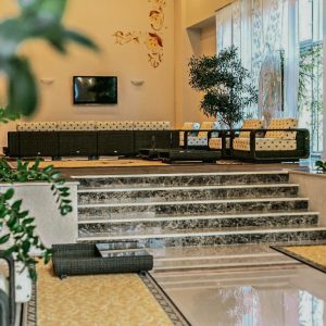 Холл в санатории Заря в городе Кисловодске - фотография