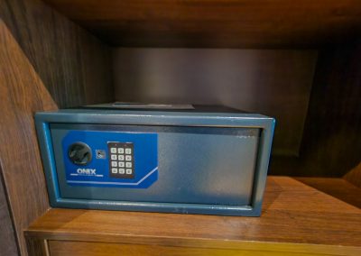 Двухместный номер в санатории Заря в городе Кисловодске - фотография