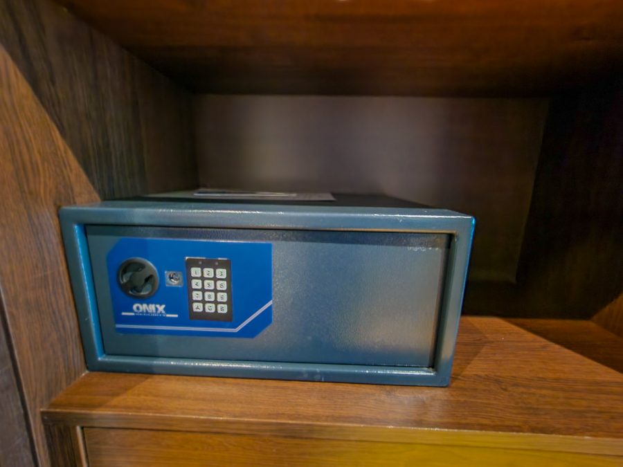 Двухместный номер в санатории Заря в городе Кисловодске - фотография