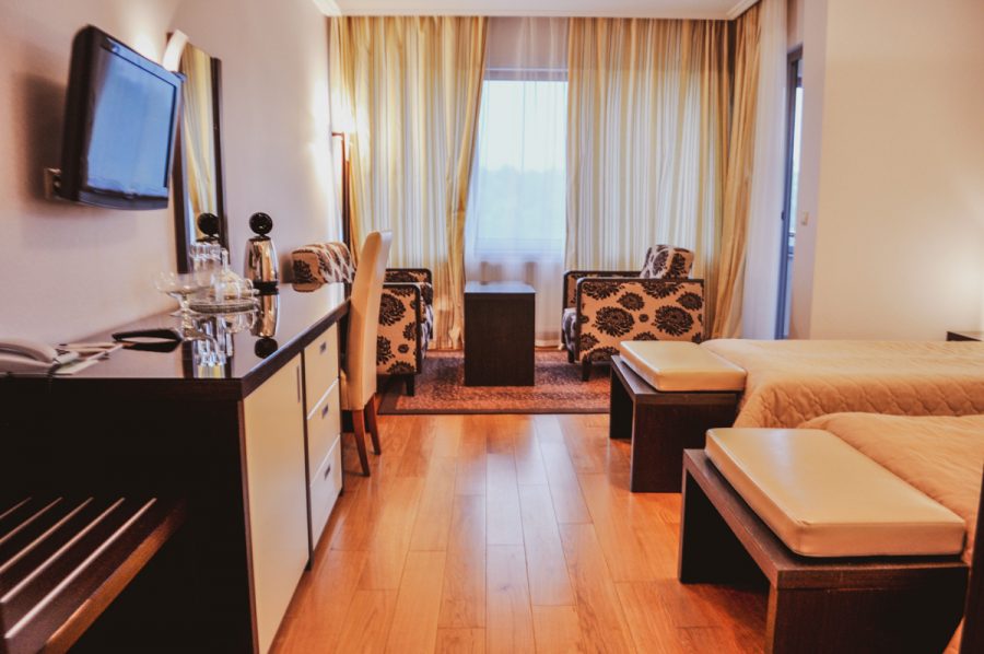 Двухместный номер в санатории Заря в городе Кисловодске - фотография