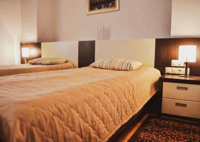 Двухместный номер в санатории Заря в городе Кисловодске - фотография