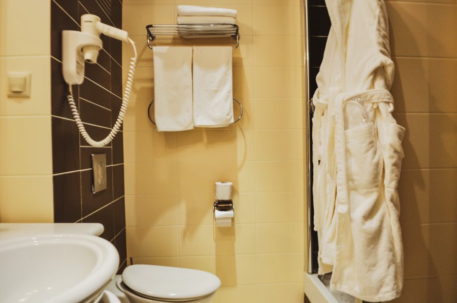 Двухместный номер в санатории Заря в городе Кисловодске - фотография