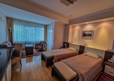 Двухместный номер в санатории Заря в городе Кисловодске - фотография