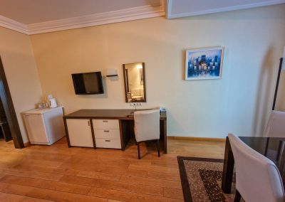 Двухкомнатный люкс в санатории Заря в городе Кисловодске - фотография