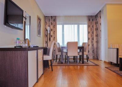 Двухкомнатный люкс в санатории Заря в городе Кисловодске - фотография