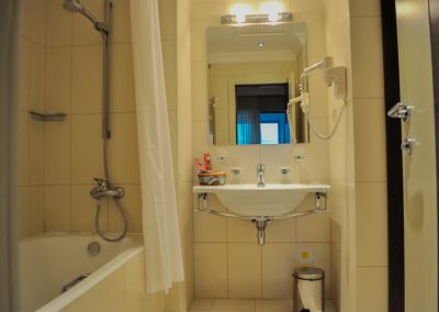 Двухкомнатный люкс в санатории Заря в городе Кисловодске - фотография