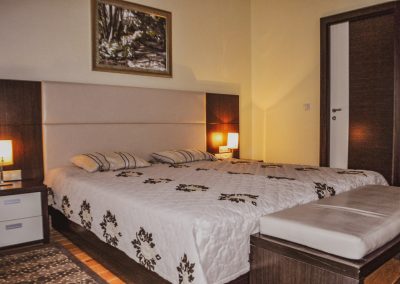 Двухкомнатный люкс в санатории Заря в городе Кисловодске - фотография