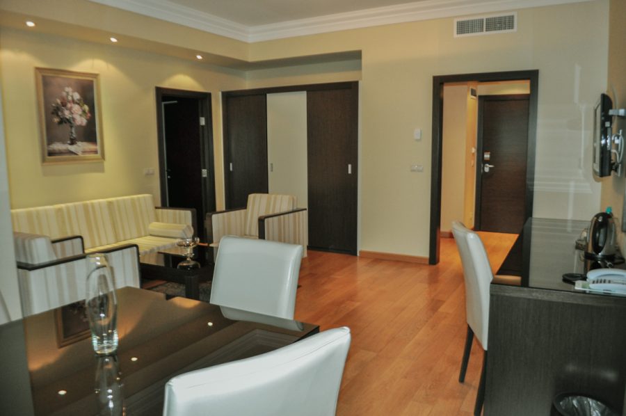 Двухкомнатный люкс в санатории Заря в городе Кисловодске - фотография