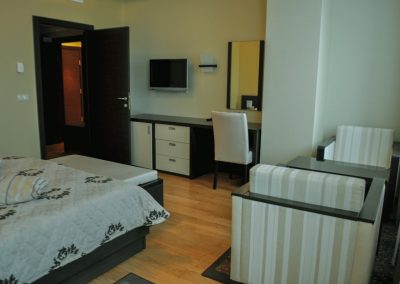 Двухкомнатный люкс в санатории Заря в городе Кисловодске - фотография