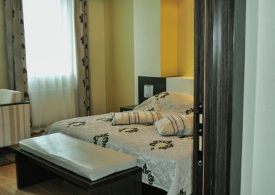 Двухкомнатный люкс в санатории Заря в городе Кисловодске - фотография