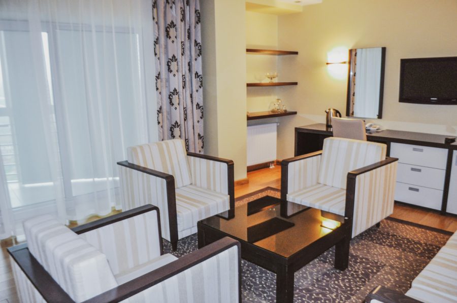 Двухкомнатный люкс в санатории Заря в городе Кисловодске - фотография