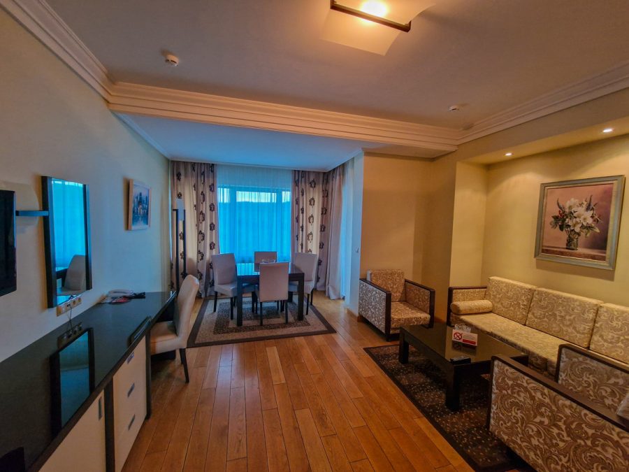 Двухкомнатный люкс в санатории Заря в городе Кисловодске - фотография