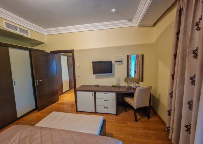 Двухкомнатный люкс в санатории Заря в городе Кисловодске - фотография