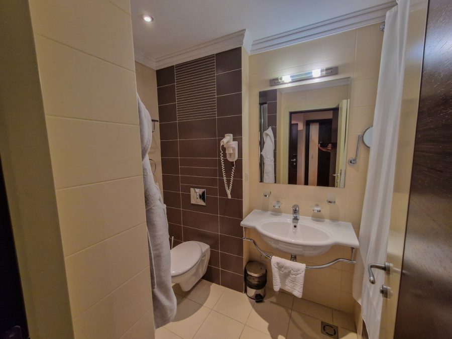 Одноместный номер в санатории Заря в городе Кисловодске - фотография