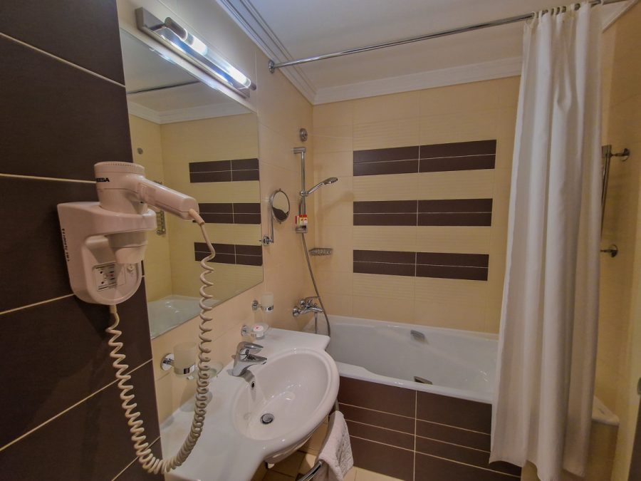 Одноместный номер в санатории Заря в городе Кисловодске - фотография