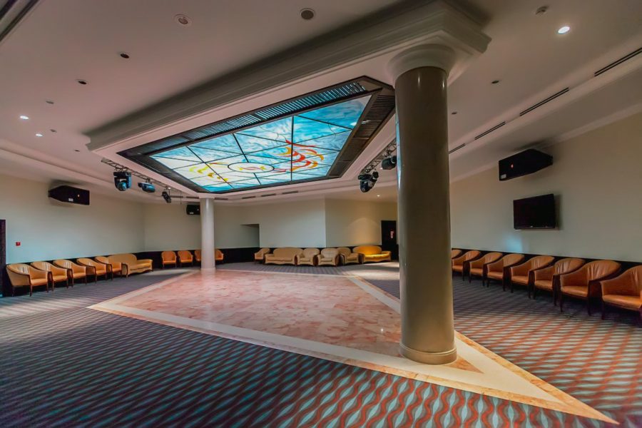 Танцевальный зал в санатории Заря в городе Кисловодске - фотография