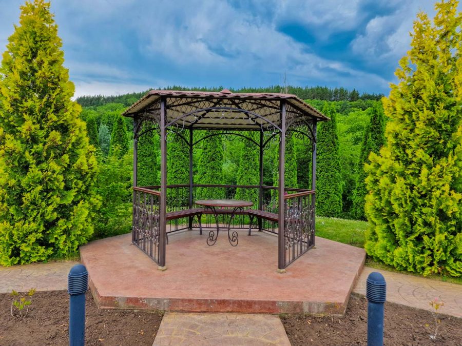 Беседка в санатории Заря в городе Кисловодске - фотография