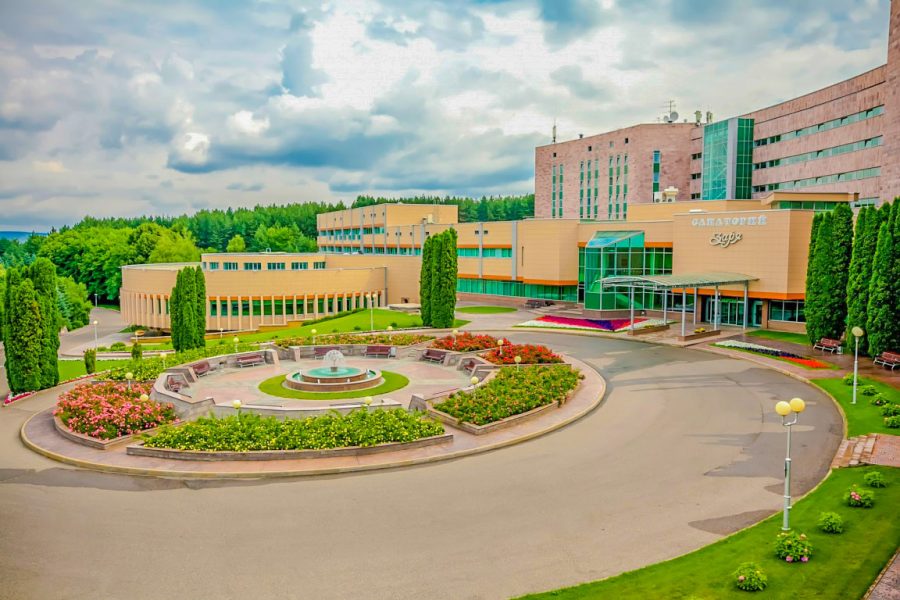 Фонтан в санатории Заря в городе Кисловодске - фотография