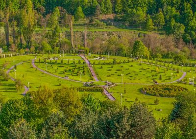 Парк на территории в санатории Заря в городе Кисловодске - фотография