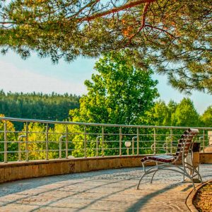 Территория в санатории Заря в городе Кисловодске - фотография